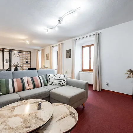 Daire K1 Piatok Sobota Disco Cez Tyzden Tichy *